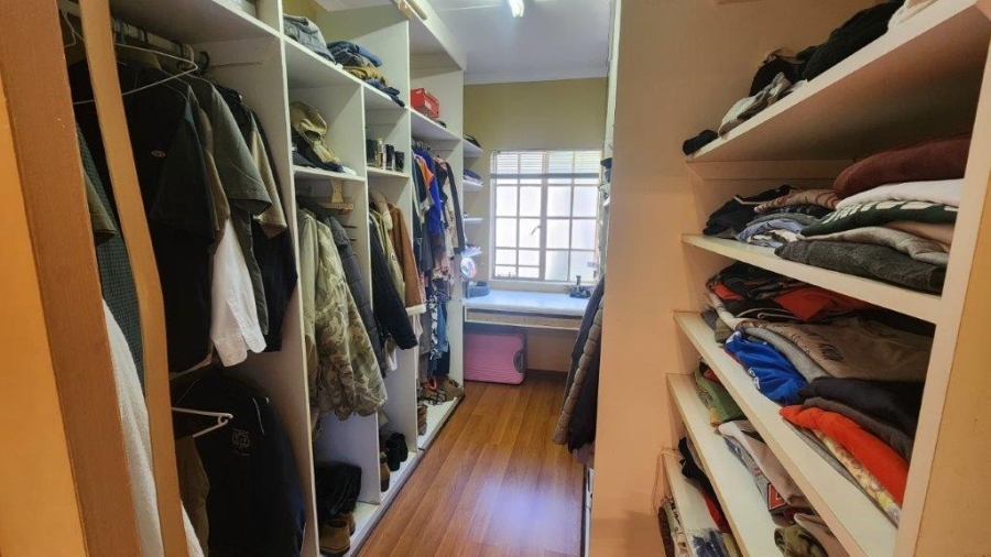 To Let 3 Bedroom Property for Rent in Safari Gardens North West